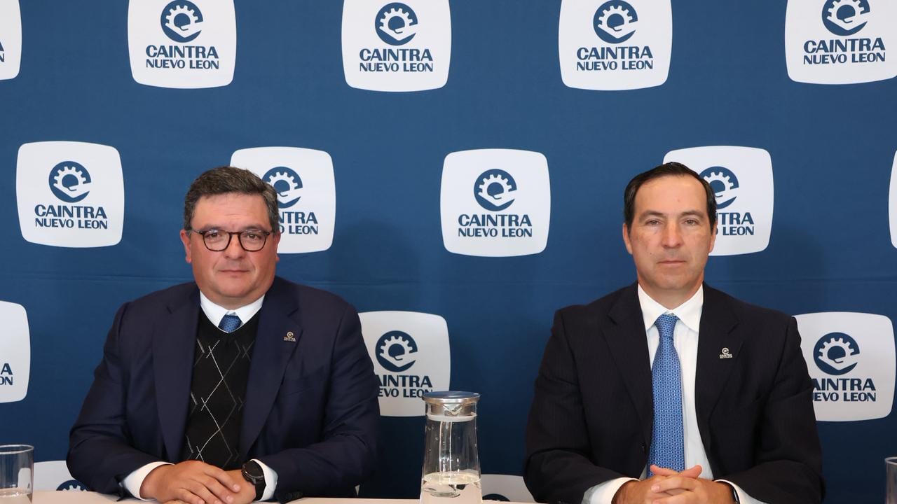 Jorge Santos, presidente de Caintra y Juan Pablo García, director general.