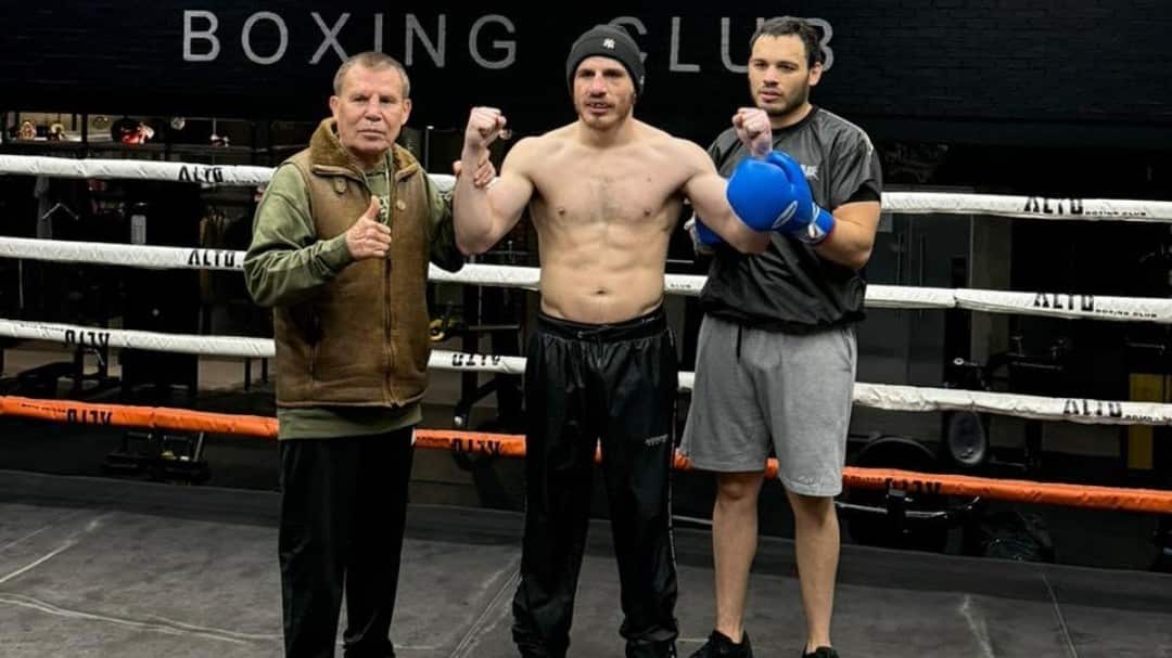 Julio César Chávez confesó que sus hijos le han dado dolores de cabeza.