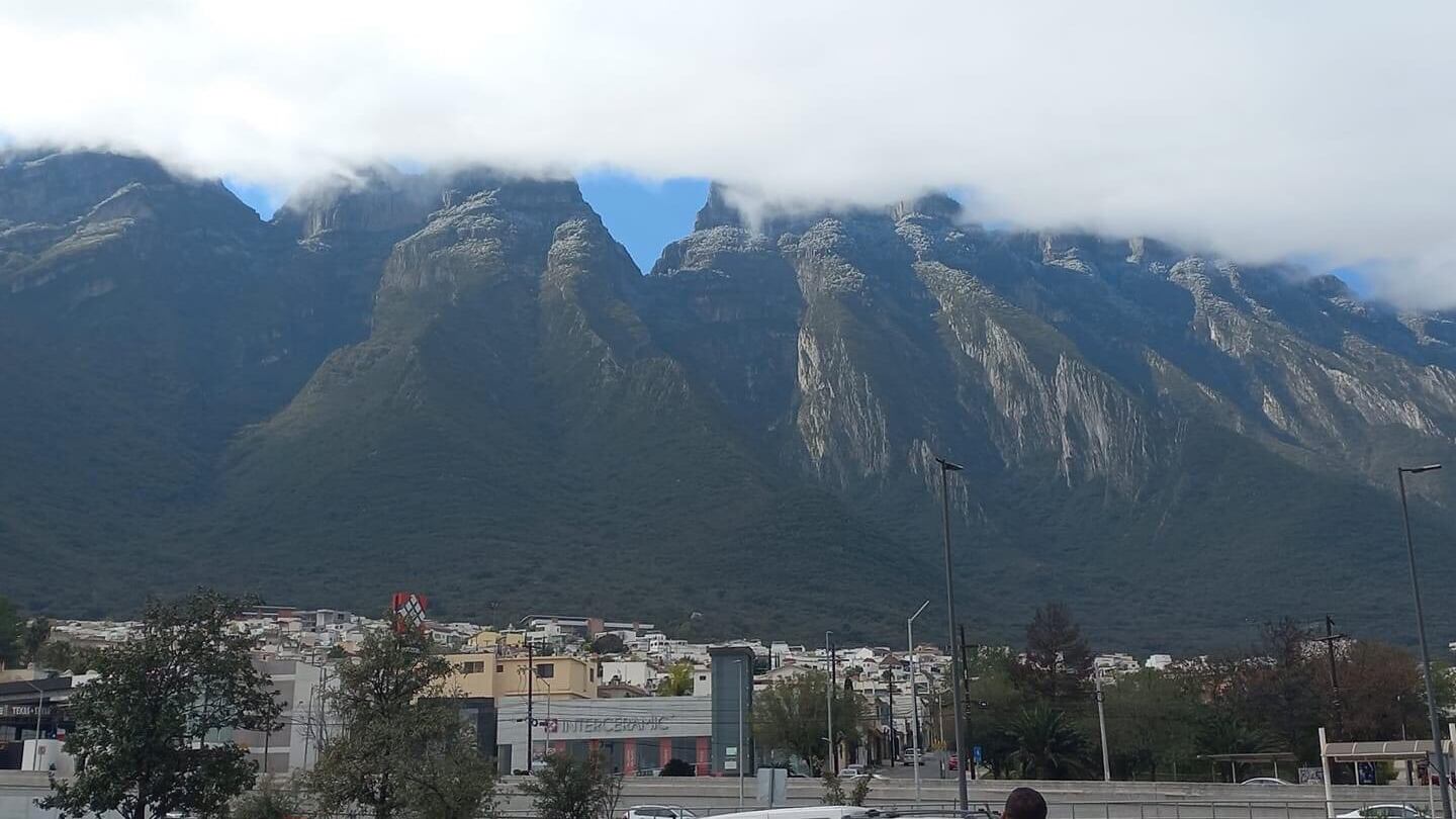 Las montañas del Estado continúan con tempertaturas bajo cero por el frente frío número 19.