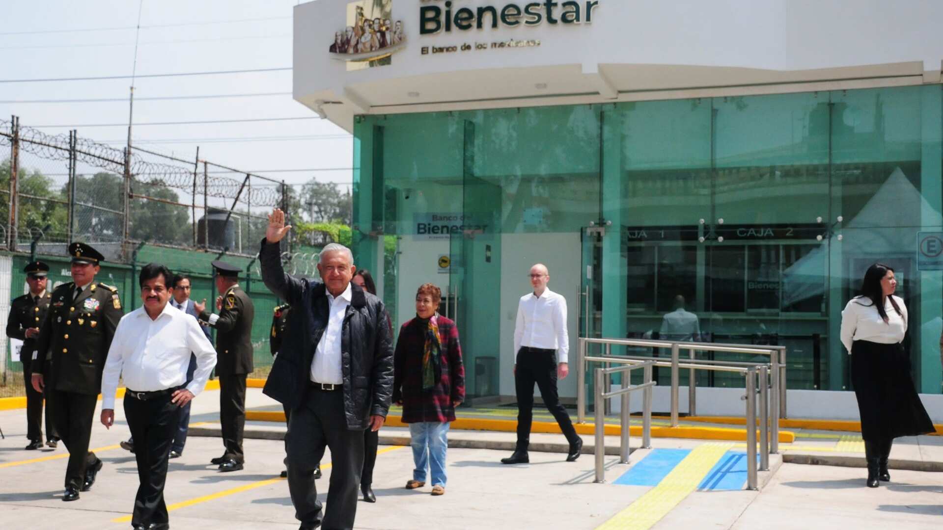¿Banco del Bienestar cobrará comisiones por programas sociales?