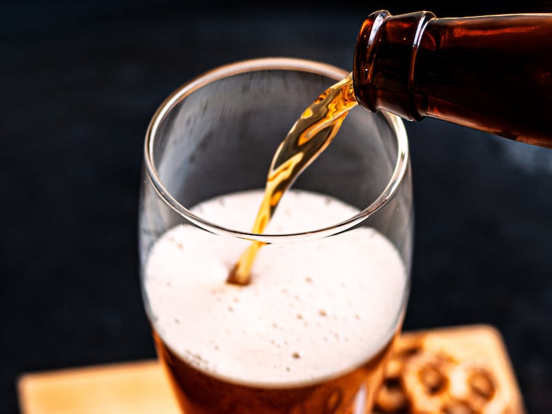 Una cerveza tipo bock y el pan más emblemático de México se encuentran en un equilibrio de sabores tostados y especiados