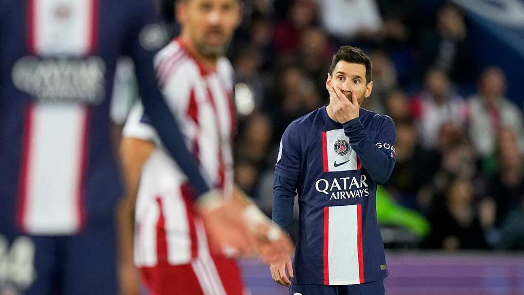 Messi fue abucheado por la afición del PSG.