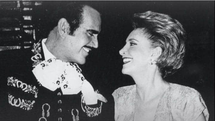 “Cuando le pedí que fuera mi novia me rechazó”: La historia de Amor de Vicente Fernández y doña Cuquita