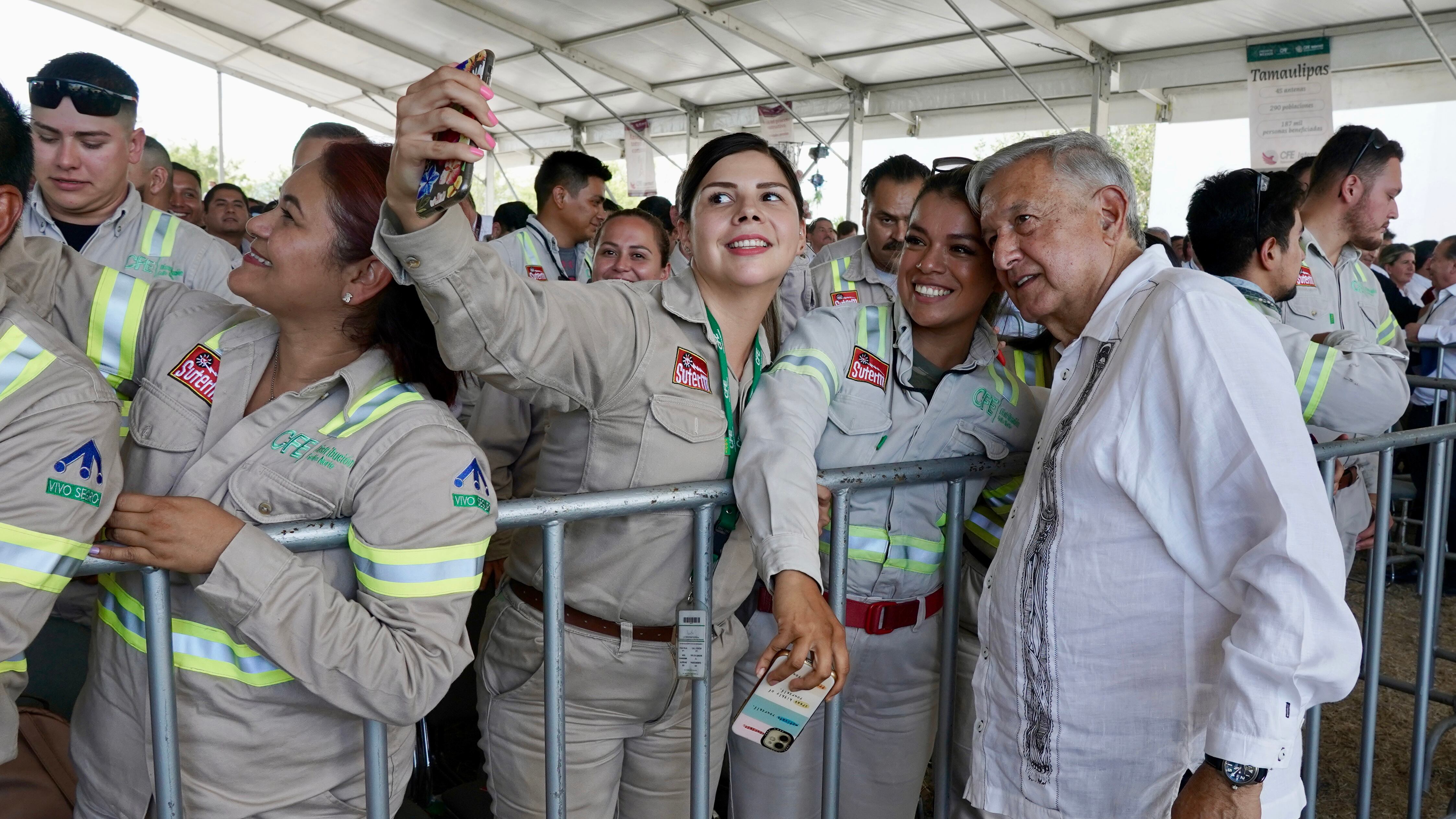 Lopez Obrador señaló que las familias de mineros serán indemnizadas con una cantidad mayor de dinero.