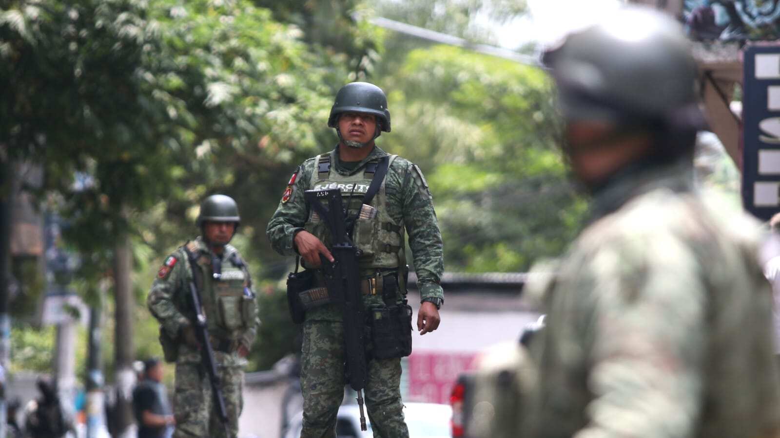 La Sedena destacó que los detenidos y los indicios asegurados, fueron puestos a disposición de las autoridades competentes.