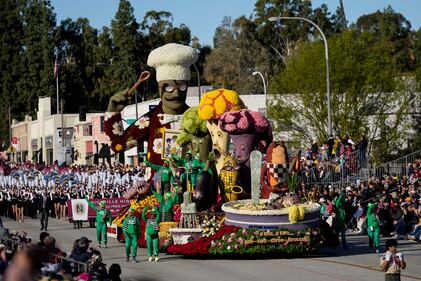 Pasadena le da la bienvenida al año nuevo con su tradicional Desfile de las Rosas.