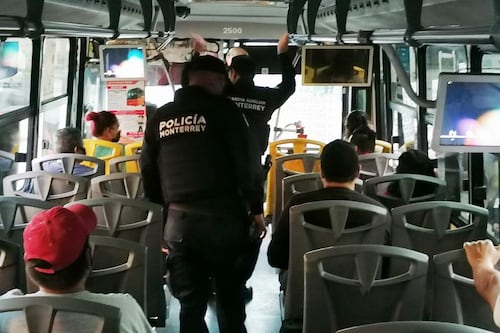 Monterrey realiza operativos para evitar robos en el transporte público