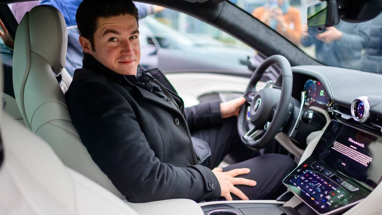 Samuel García aprovechó para conocer, desde el interior, la calidad de los autos creados por FIAT.