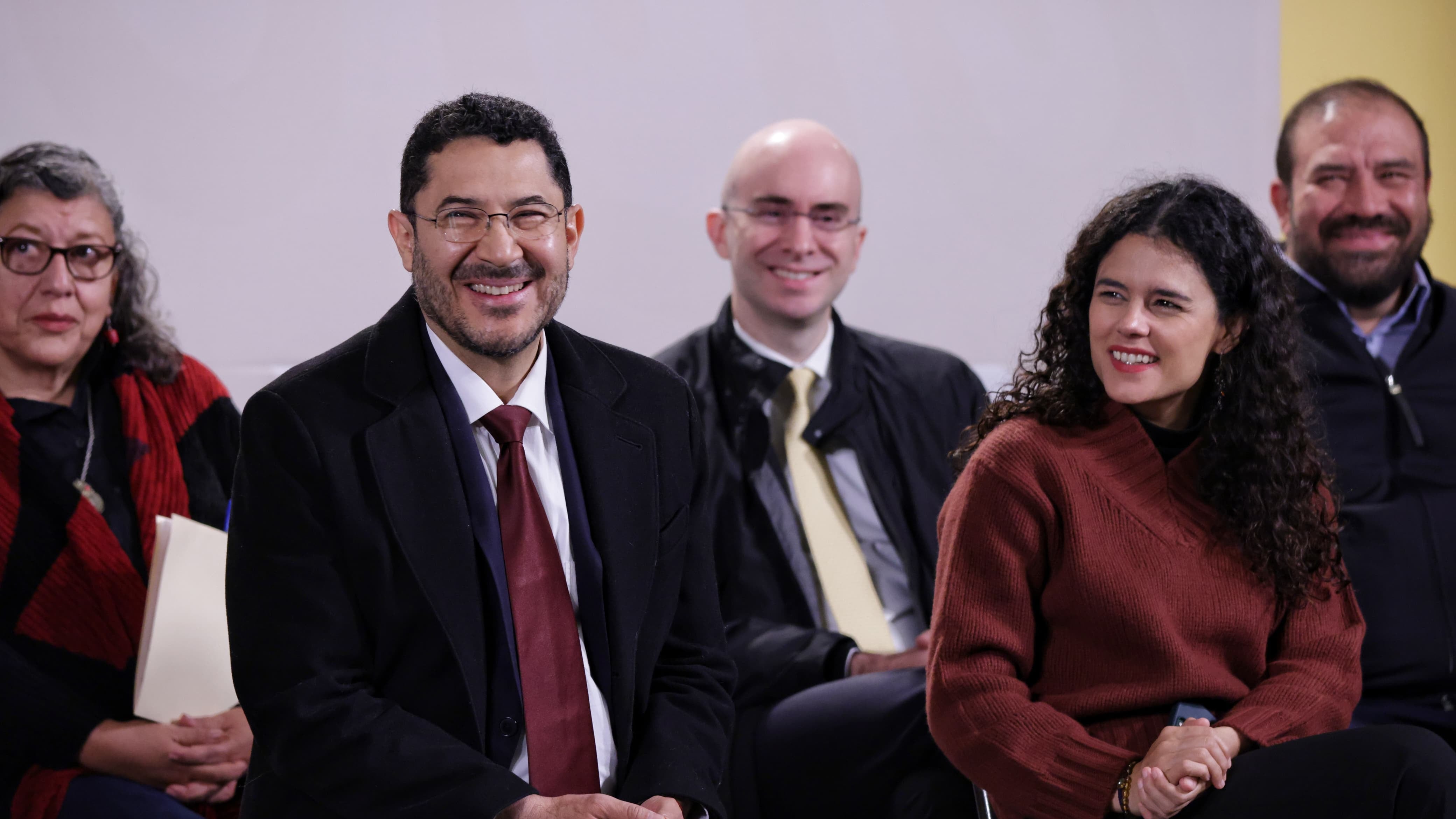 Martí Batres y Luisa María Alcalde.