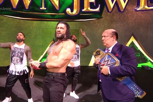 Roman Reings y Edge triunfan en WWE Crown Jewel