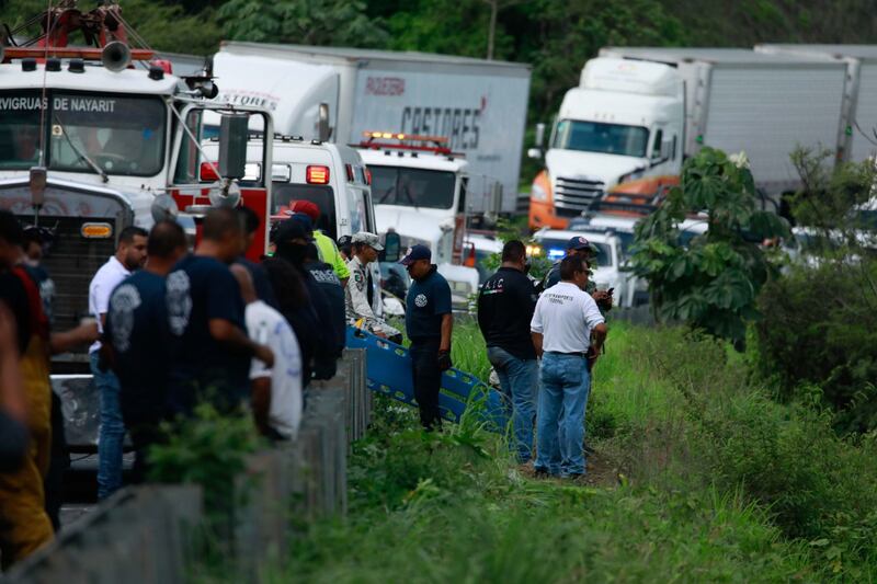 Exceso de velocidad, principal sospecha en accidente de autobús en Nayarit