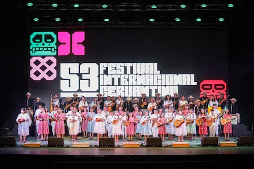 Veracruz inaugura el Festival Cervantino 53 con su Fandango Monumental