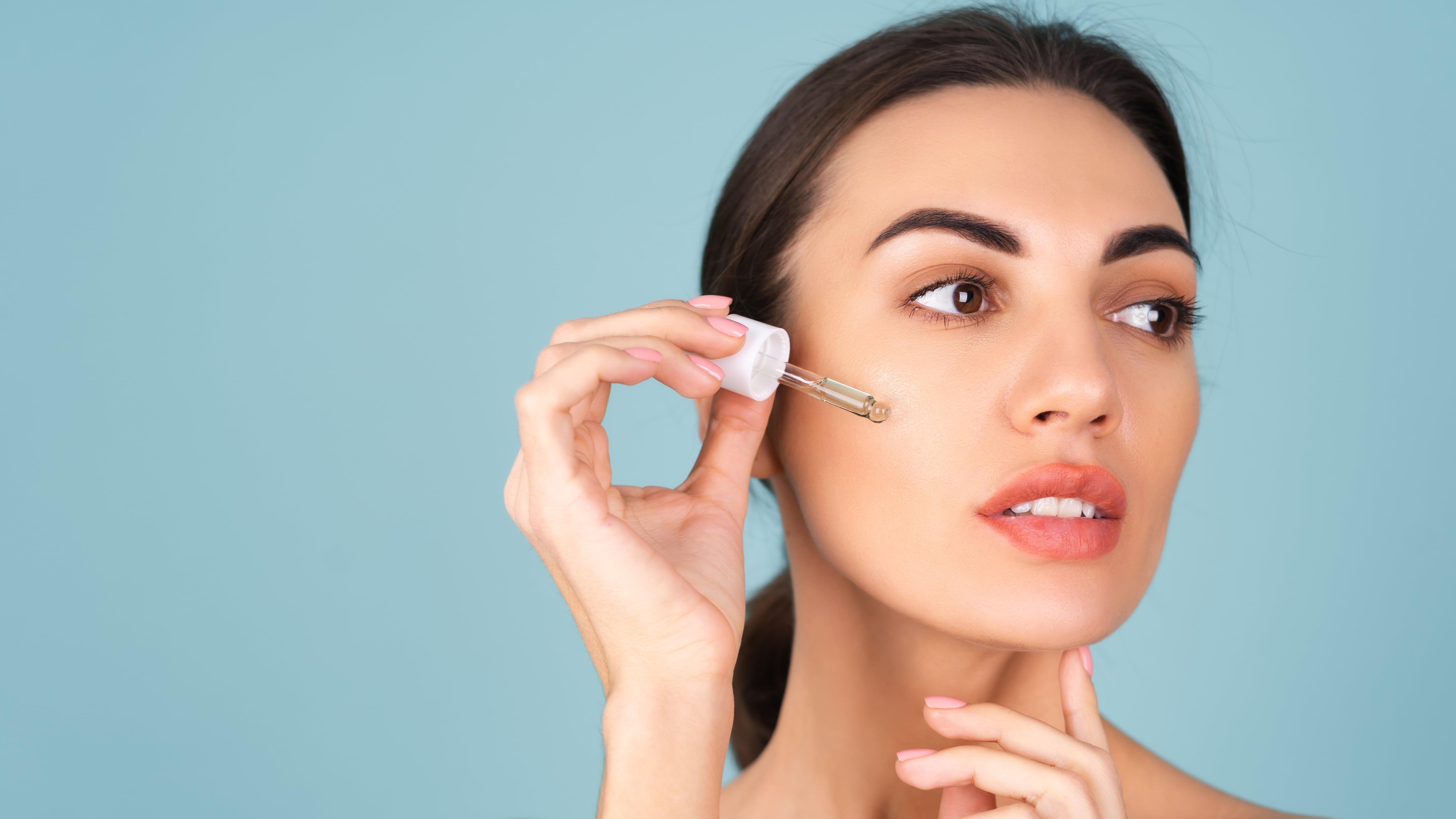 Con una textura ultraligera y tecnología dermatológica, el nuevo Ultra Sérum FPS50+ de Avène busca facilitar la rutina diaria de cuidado de la piel mientras protege contra manchas, fotoenvejecimiento y luz azul