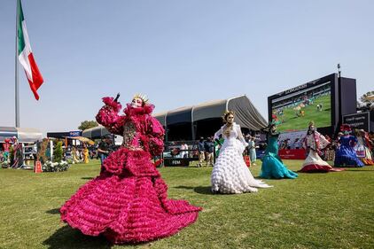 Música y trajes típicos animan la fiesta del Longines Global Champions Tour México