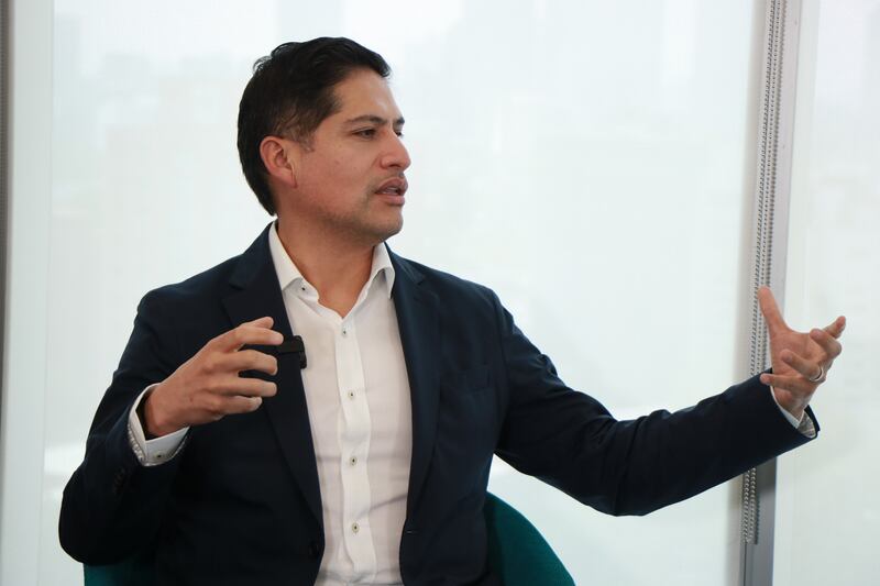 El estratega en transformación digital comparte los retos que enfrentan hoy las marcas, la importancia de combinar lo analítico con lo humano y cómo construir equipos que realmente conecten con el consumidor