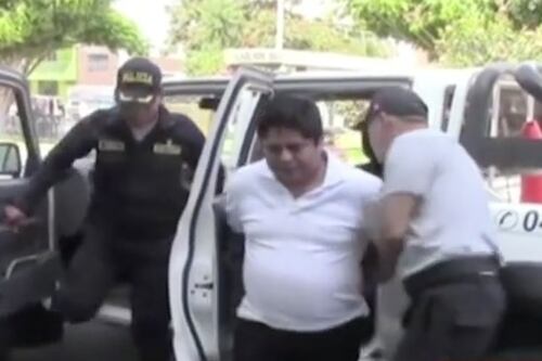 Sacerdote es descubierto con menor de edad en un hotel