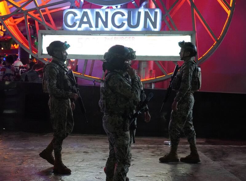 Cancún marinos y Guardia Nacional protegen temporada de Spring Break