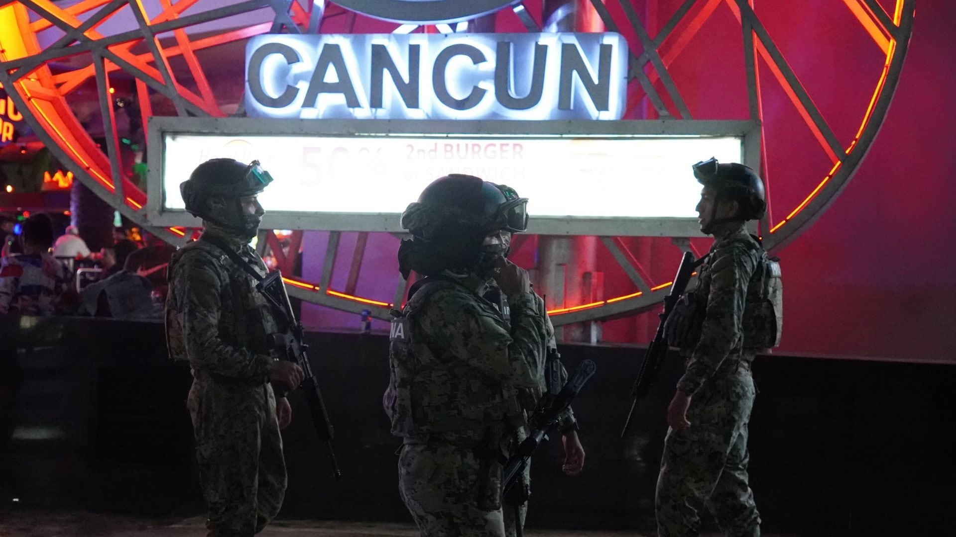Cancún marinos y Guardia Nacional protegen temporada de Spring Break