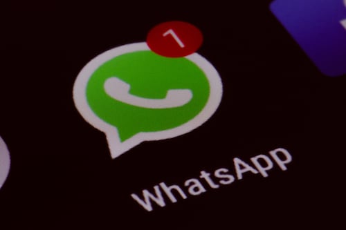 ¿Es posible conocer la ubicación de tus contactos en WhatsApp sin que la envíen?