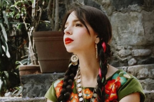 Fanático de Ángela Aguilar la compara con la Virgen de Guadalupe y genera controversia