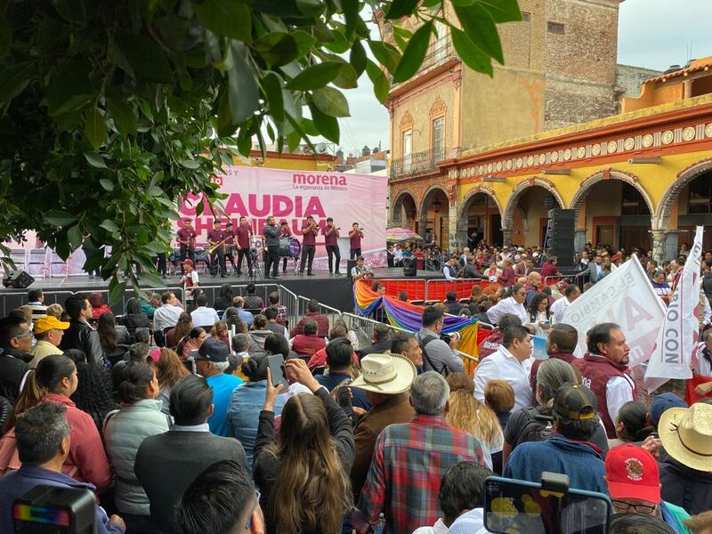 Reciben miles a Claudia en Guanajuato