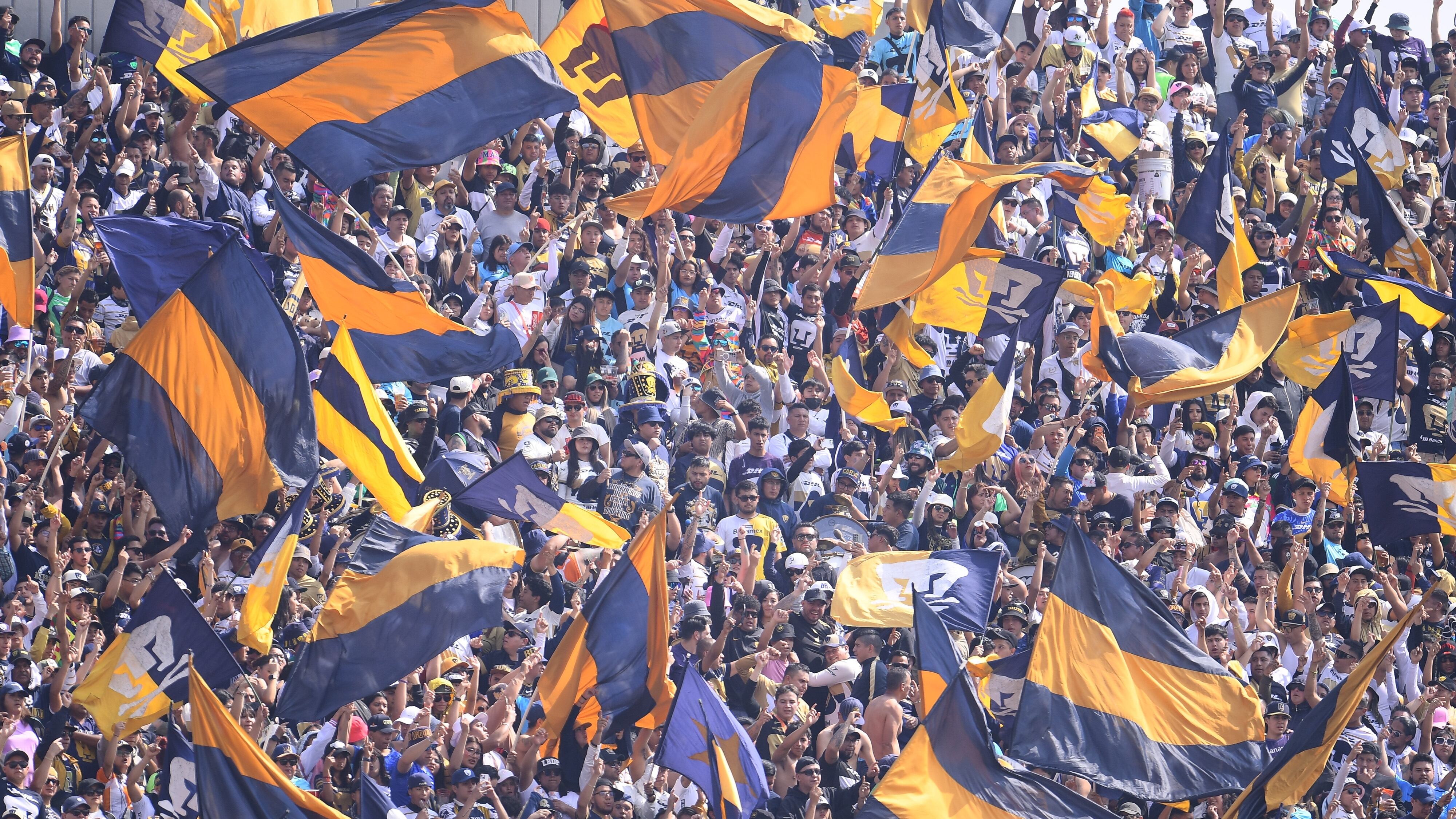 Aficionados se pelearon con policías previo al Pumas vs. León.