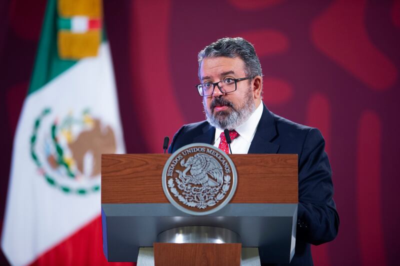 Cuauhtémoc, Ciudad de México, México, 3 de noviembre de 2022. 
Andrés Manuel López Obrador, presidente Constitucional de los Estados Unidos Mexicanos en conferencia de prensa matutina en el Salón Tesorería de Palacio Nacional. Lo acompañan Ricardo Mejía Berdeja, subsecretario de Seguridad Pública de la Secretaría de Seguridad y Protección Ciudadana (SSPC); Jorge Nuño Lara, encargado de despacho de la Secretaría de Infraestructura, Comunicaciones y Transportes (SICT) y Jorge Mendoza Sánchez, director general del Banco Nacional de Obras y Servicios Públicos (Banobras). 
Foto: Presidencia