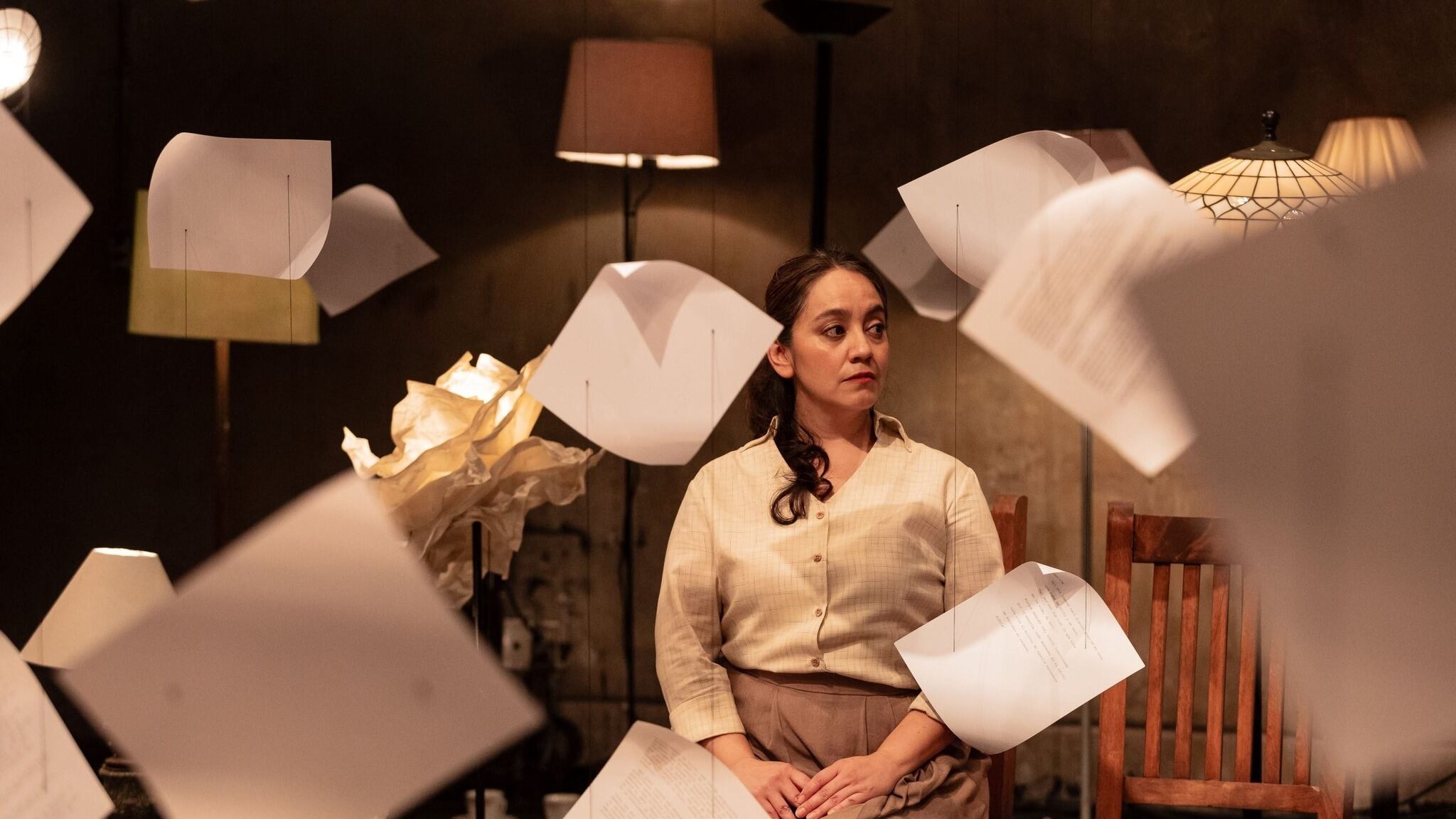 Prendida de las lámparas, digno homenaje a Rosario Castellanos