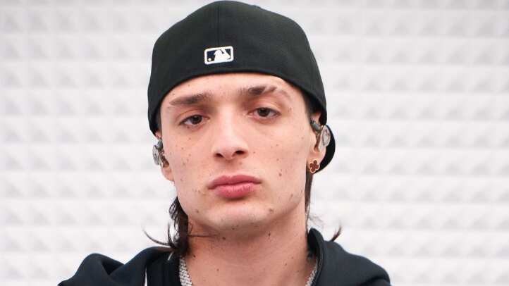 Peso Pluma recibe hate por su infidelidad