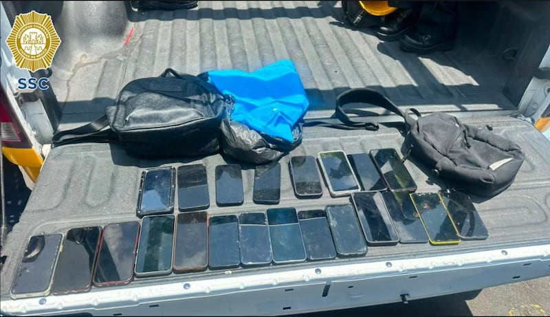 Roban celulares en el Fan Fest