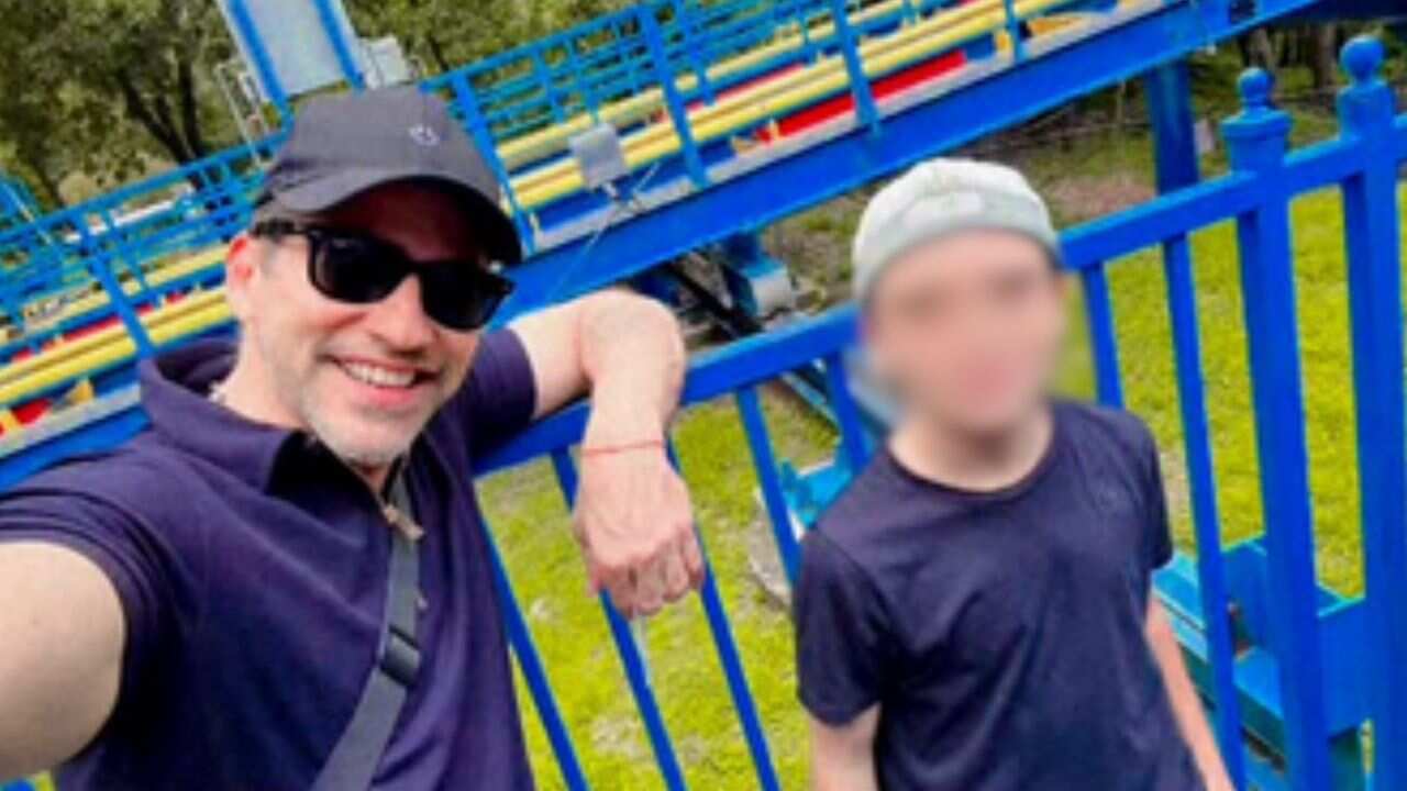 El hijo menor del conductor sufrió un fuerte accidente en bicicleta