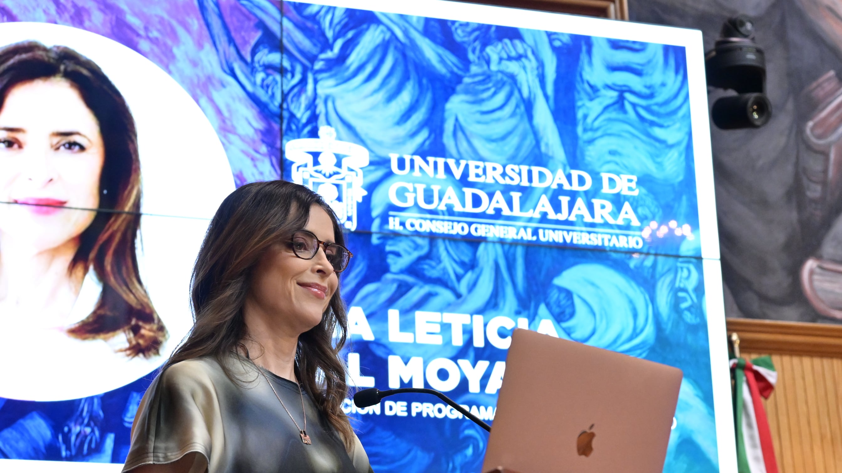 Irma Leticia Leal y Carlos Iván Moreno fueron los dos primeros aspirantes a la rectoría de la Universidad de Guadalajara que presentaron sus proyectos y plan de trabajo para la casa de estudios durante el periodo 2025 – 2031, ante el Consejo General Universitario (CGU), para relevar al actual rector Ricardo Villanueva Lomelí.