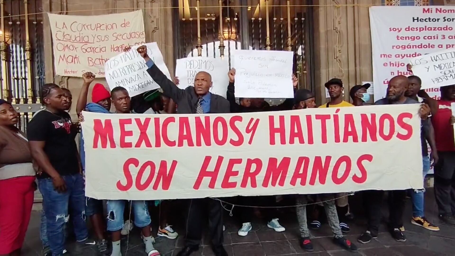 Migrantes  haitianos se manifiestan en CDMX.