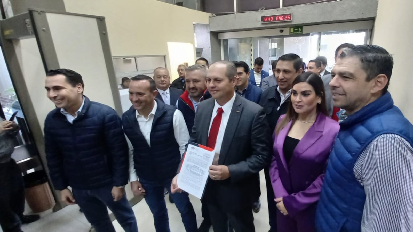 Luis Susarrey, Carlos De la Fuente, Roberto Macías Quintanilla, Ana González y Jesús Gómez.