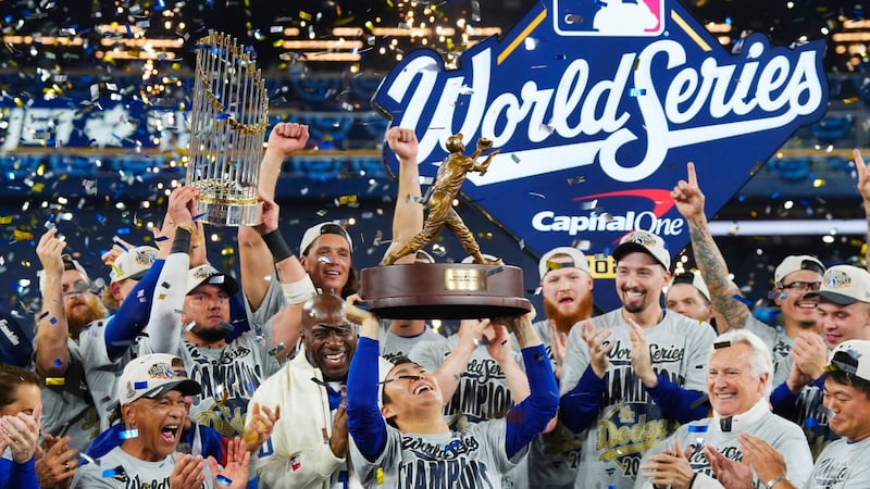 Dodgers de Los Ángeles logran el  bicampeonato en espectacular juego 7 de la Serie Mundial 2025