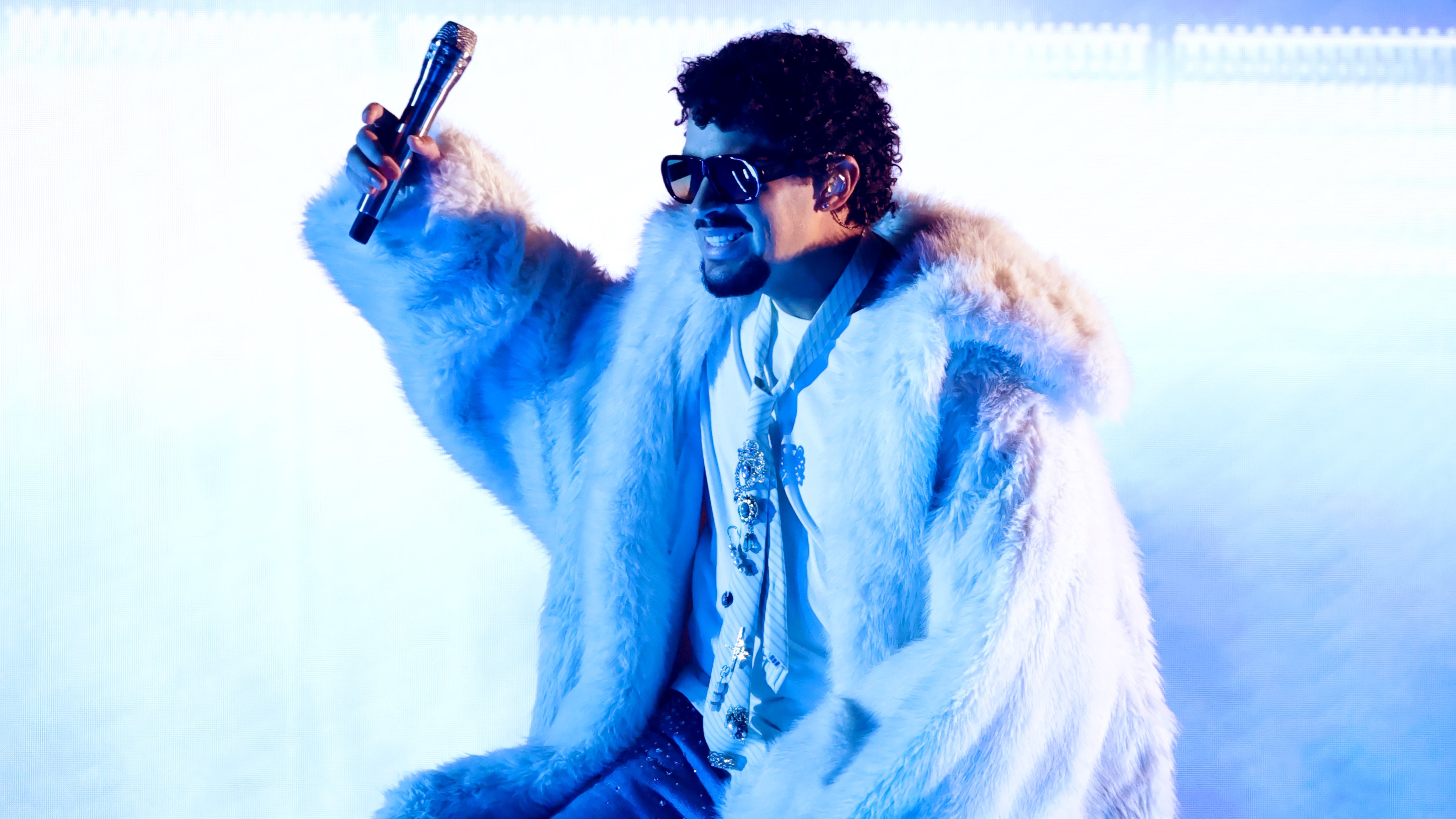 Bad Bunny Debí Tirar más Fotos