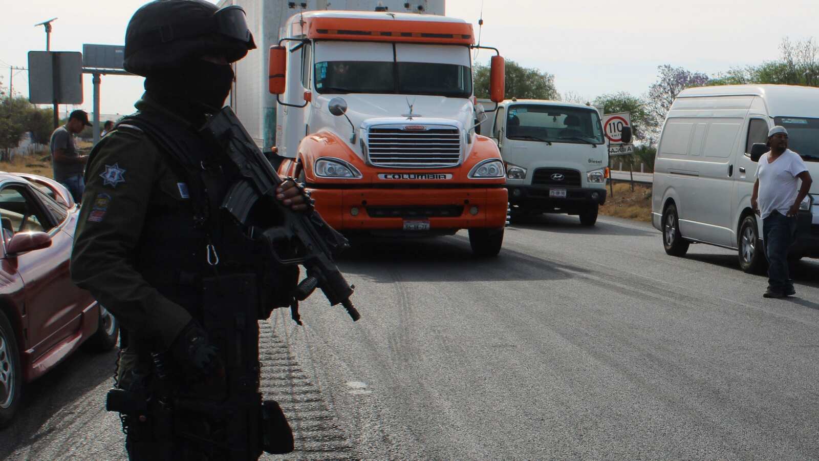 Edomex, Puebla, Guanajuato, Michoacán y Jalisco son zonas rojas del robo de carga; miércoles y jueves, los días con más asaltos y el horario más peligroso es 06:00 a 12:00 horas.