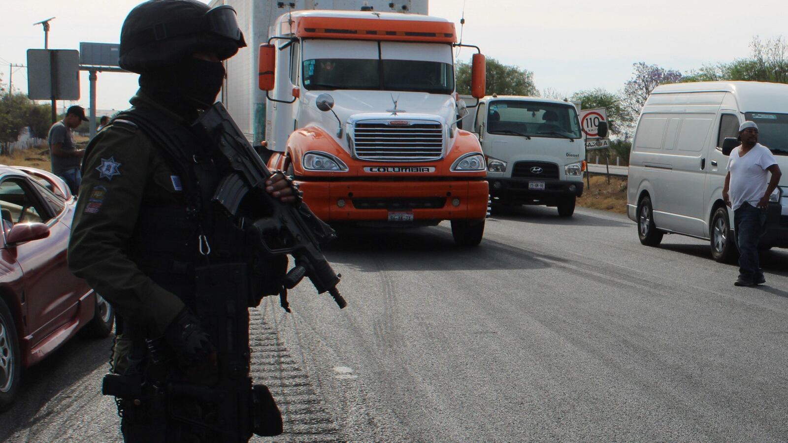 Edomex, Puebla, Guanajuato, Michoacán y Jalisco son zonas rojas del robo de carga; miércoles y jueves, los días con más asaltos y el horario más peligroso es 06:00 a 12:00 horas.