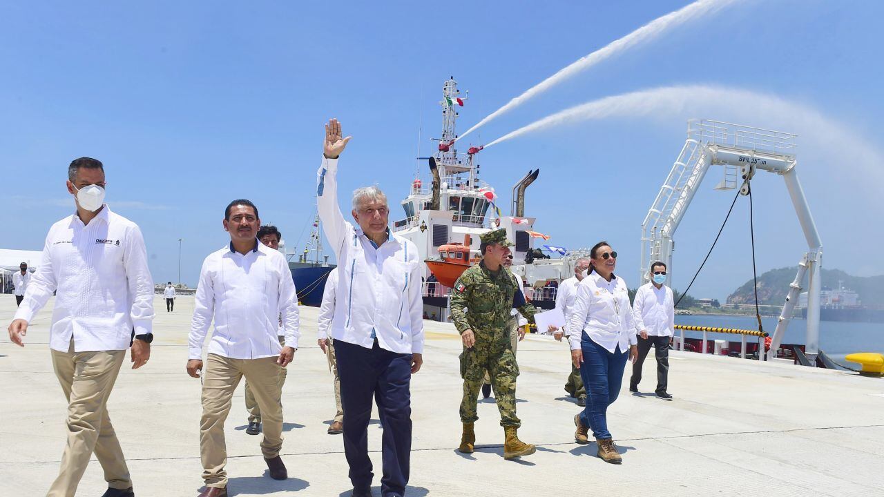 Contratos del gobierno federal.