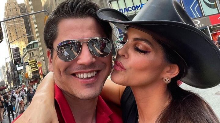 Ana Bárbara más enamorada que nunca de su guapo prometido: “Dile a Superman que me invite a volar”