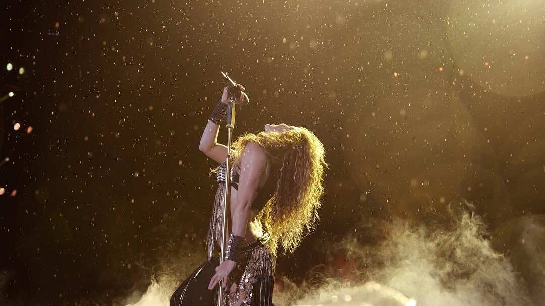 Shakira está de cumpleaños y hoy sus fanáticos recuerdan su gran cantidad de discos y sus temas inolvidables que hicieron bailar y llorar a todos.