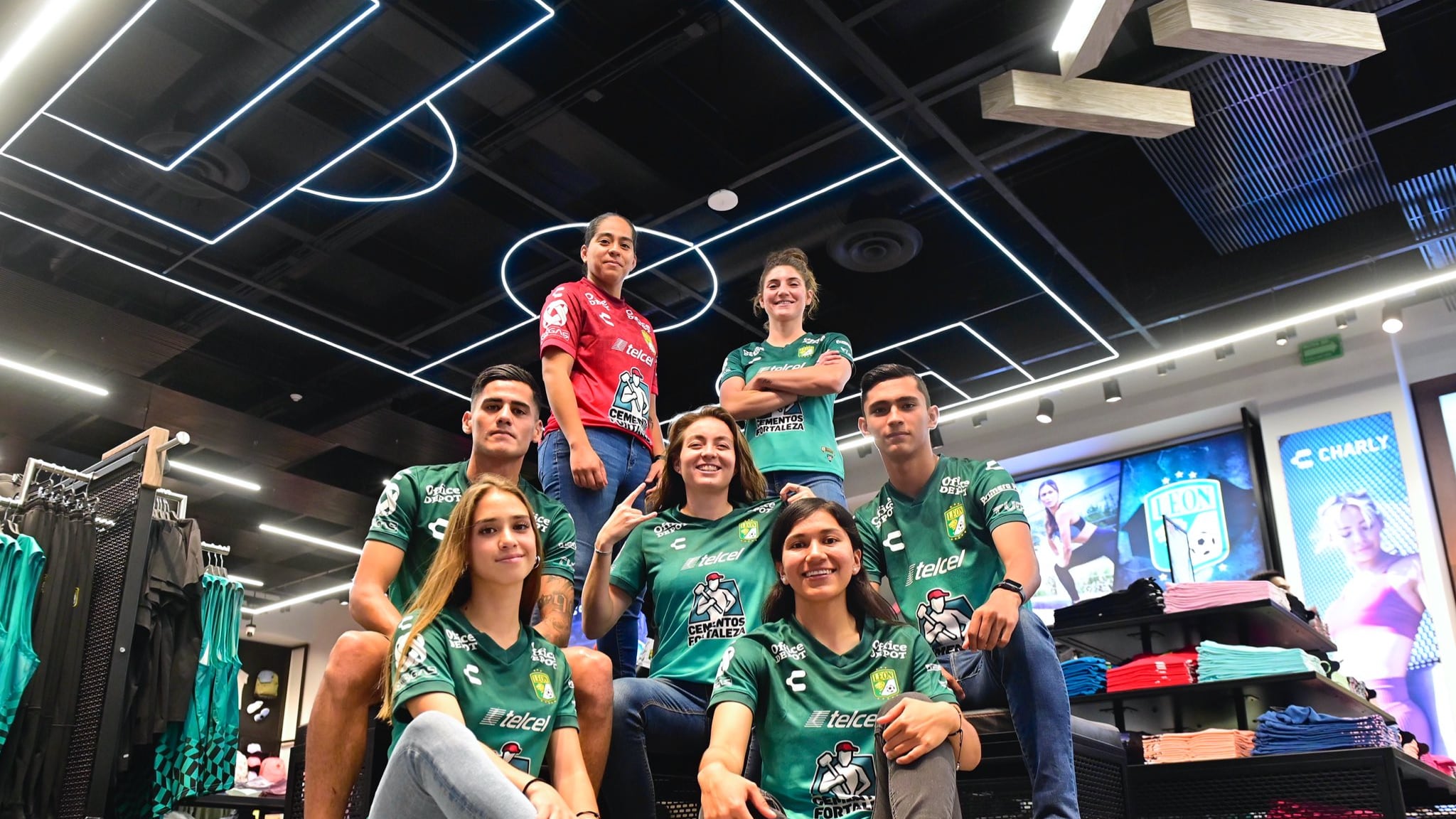 León revela su jersey para el Apertura 2021
