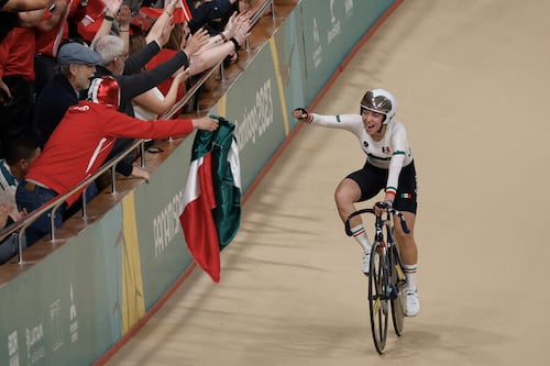 Yareli Acevedo: La ciclista que pedalea su historia.