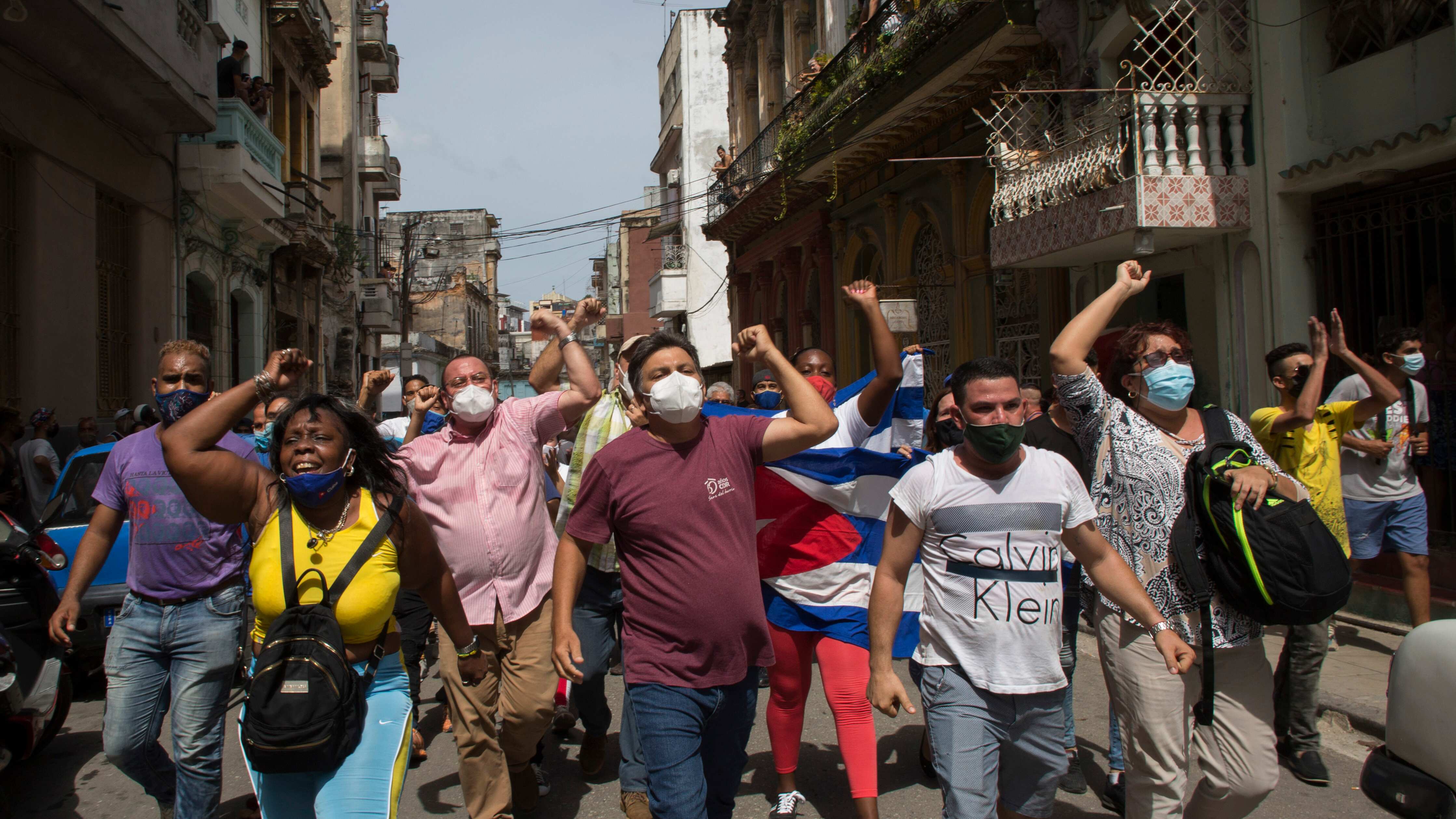 Cuba: abren la importación de alimentos y medicinas a viajeros