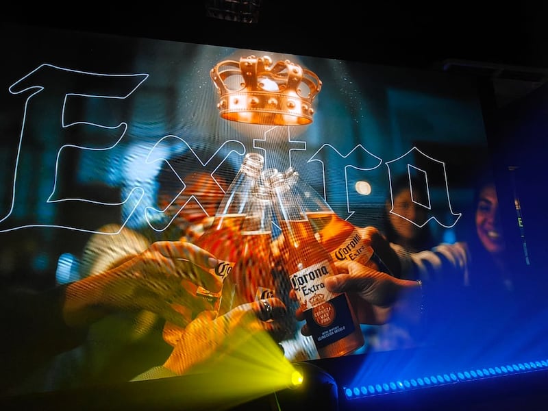 La cerveza Corona conmemora su legado con experiencias musicales, ediciones especiales y premios inéditos que incluyen viajes, festivales y boletos para la Copa Mundial 2026.