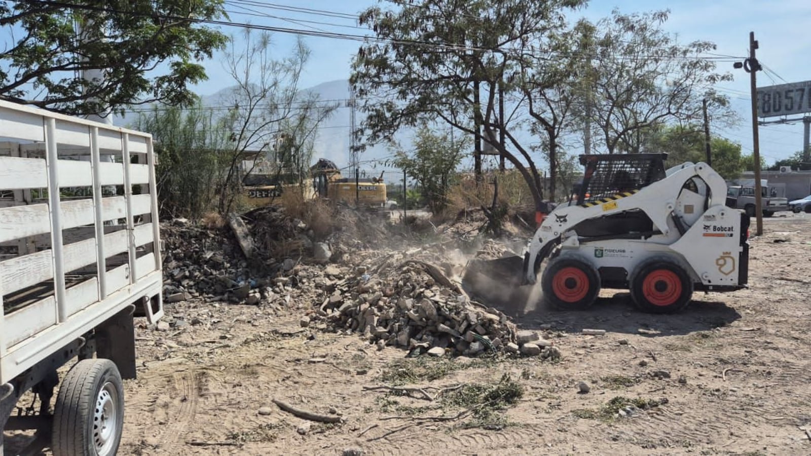 Se trabajó en el retiro de escombro para mejorar los entornos.