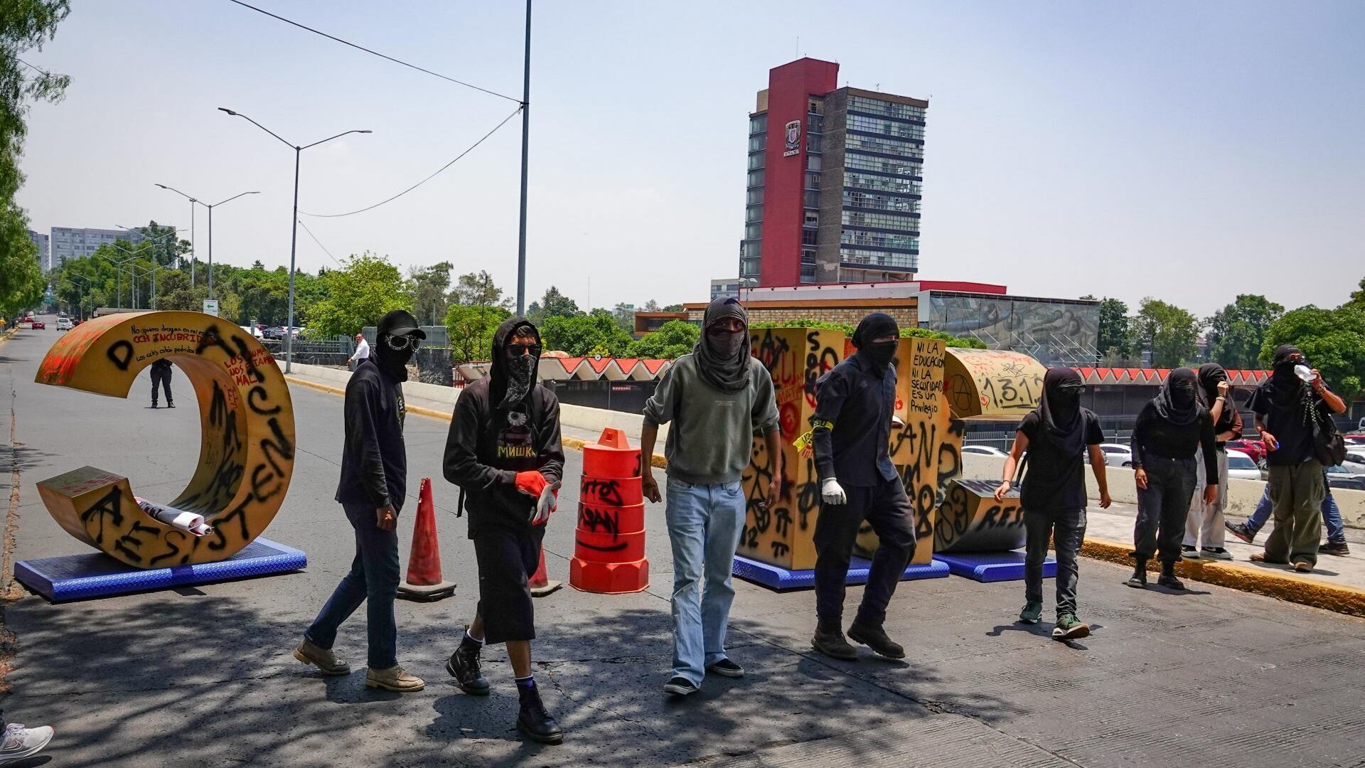 Detienen a alumnos de la UNAM por vender galletas con marihuana