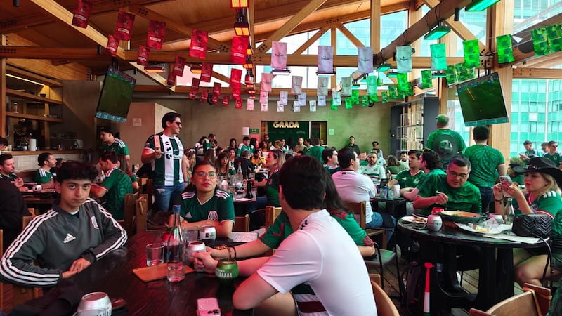 Desde terrazas con vista al Ángel de la Independencia hasta fan zones con pantallas gigantes y experiencias inmersivas, estos espacios prometen convertir cada encuentro en una auténtica celebración.