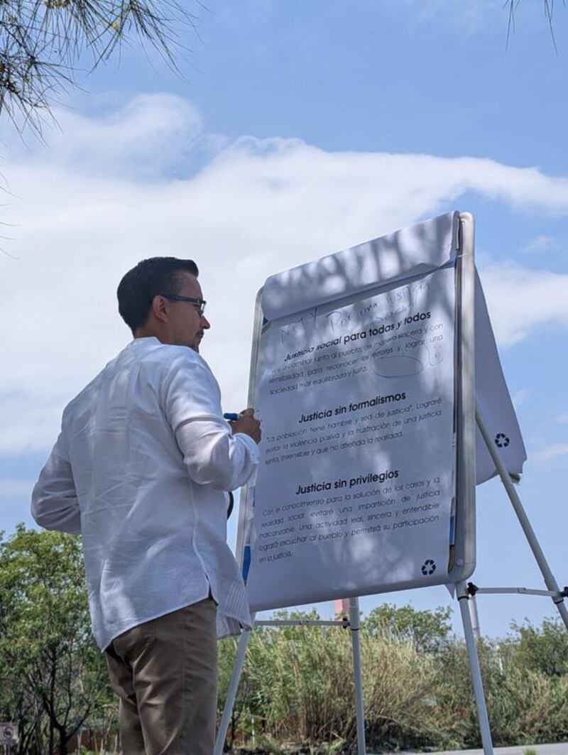 Sergio Molina, primer candidato a SCJN en firmar compromisos por justicia más cercana al pueblo