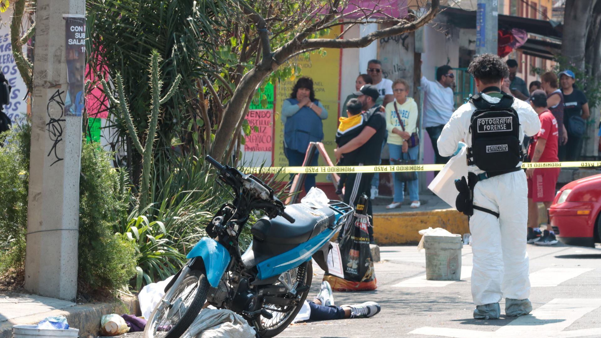 Tiroteo en calles de Coyoacán deja un joven muerto; atacantes se dan a la fuga